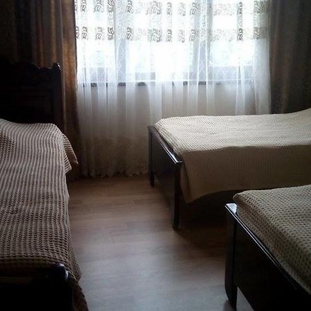 Guest House Batoemi Buitenkant foto