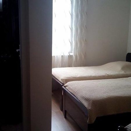 Guest House Batoemi Buitenkant foto