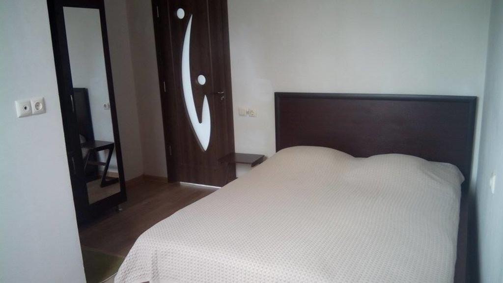 Guest House Batoemi Buitenkant foto